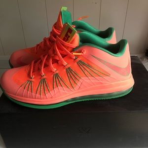 Air Max LeBron X low